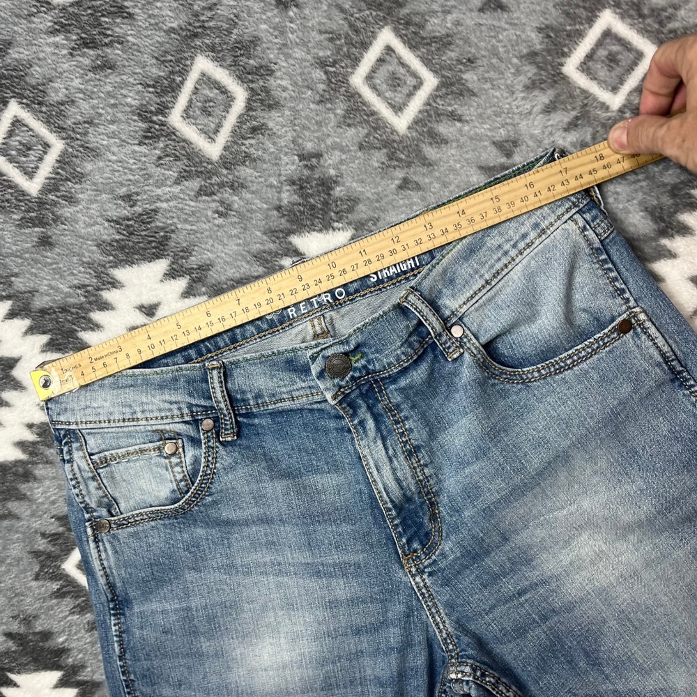 Wrangler Retro Slim Straight Jeans Light Wash Blue Denim Mens 36x34 - Picture 6 of 9